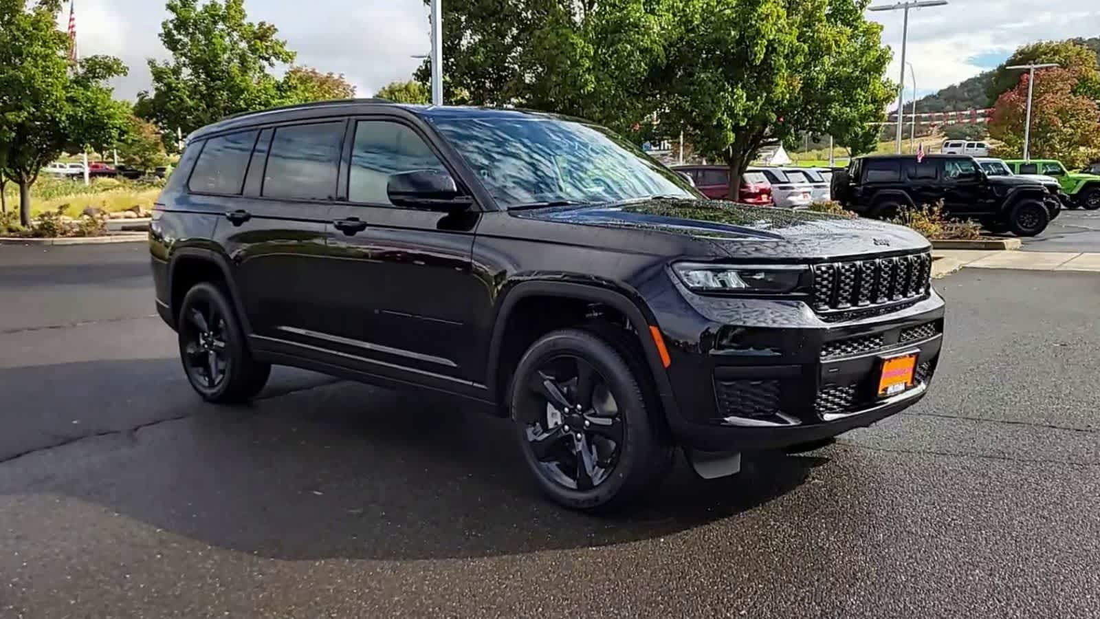 Thumbnail: 2025 Jeep Grand Cherokee - 2