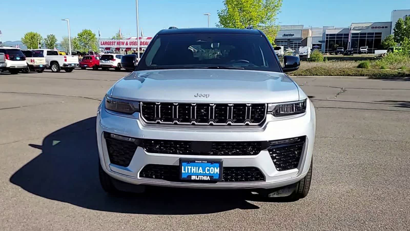 Thumbnail: 2026 Jeep Grand Cherokee - 3