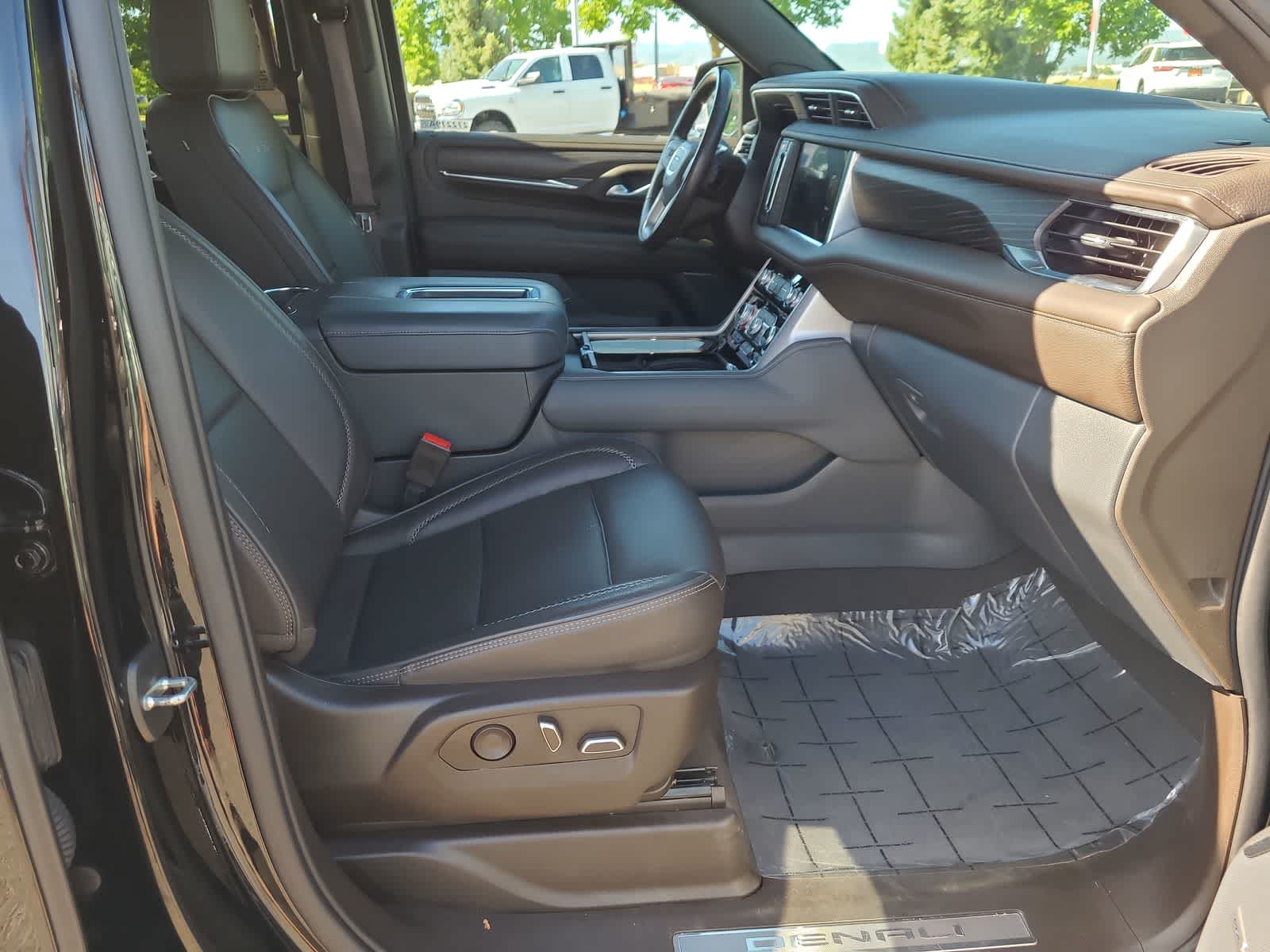 Thumbnail: 2022 GMC Yukon - 22
