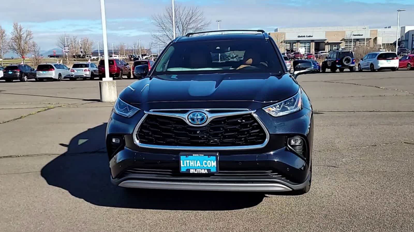 Thumbnail: 2024 Toyota Highlander - 3