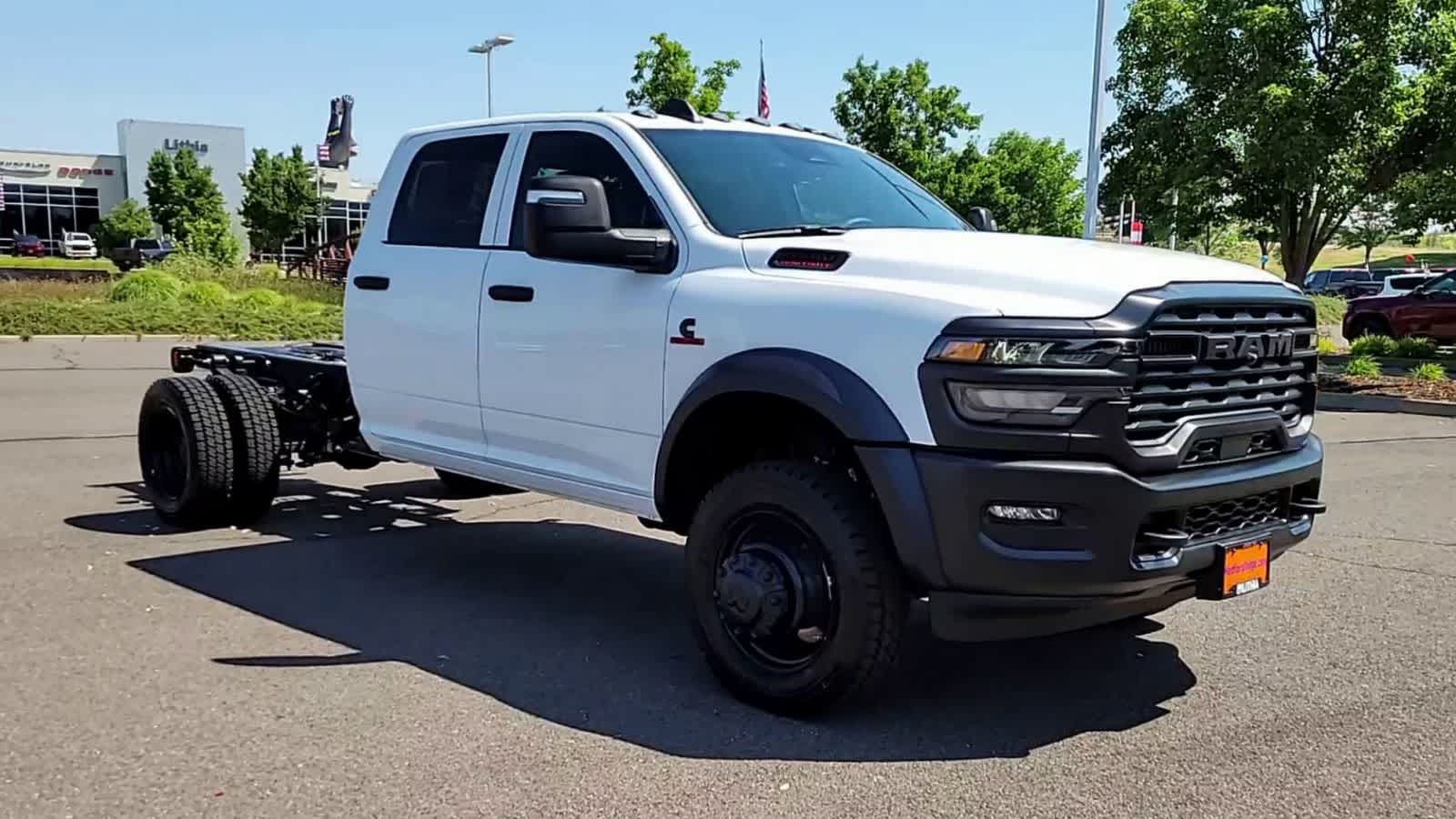 2025 Ram 5500 Tradesman photo 2