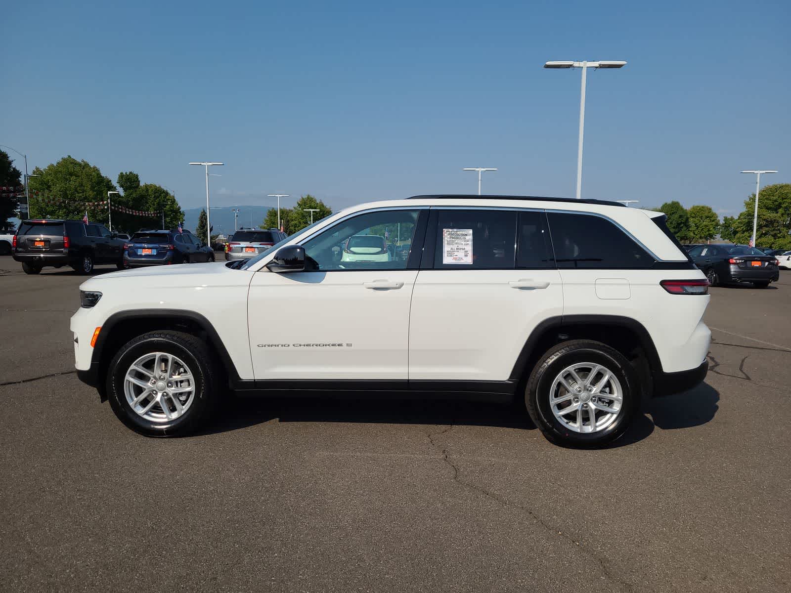 Thumbnail: 2025 Jeep Grand Cherokee - 11