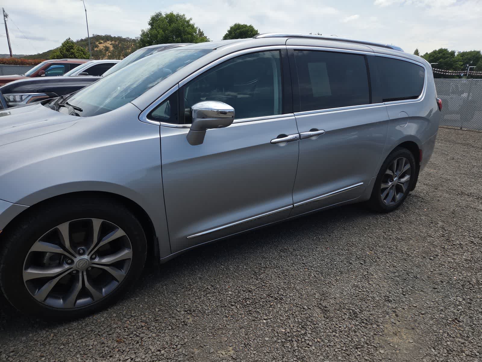 Thumbnail: 2017 Chrysler Pacifica - 2