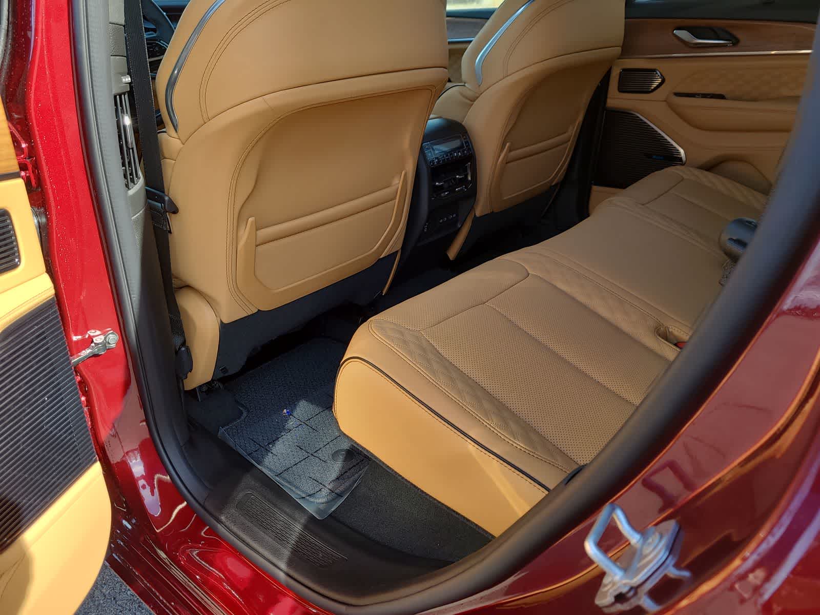 Thumbnail: 2026 Jeep Grand Cherokee - 20