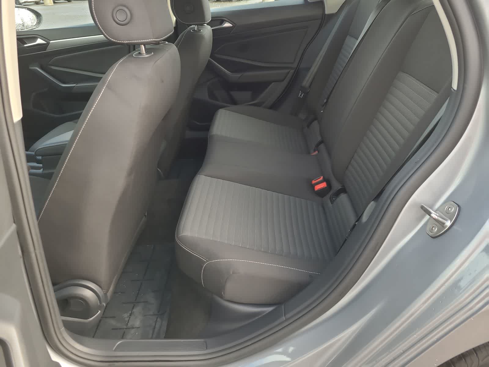 Thumbnail: 2024 Volkswagen Jetta - 21