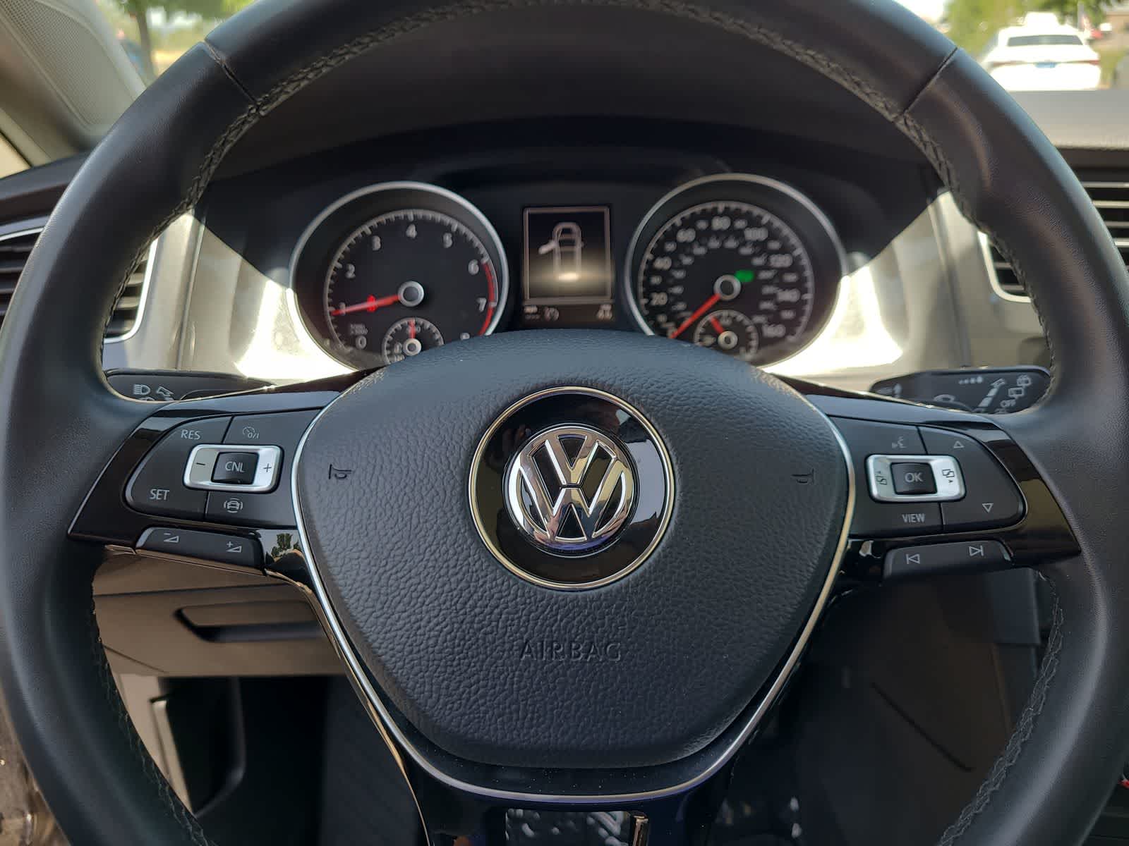 2021 Volkswagen Golf S 23