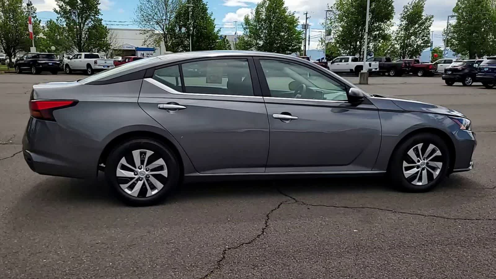 Thumbnail: 2025 Nissan Altima - 9