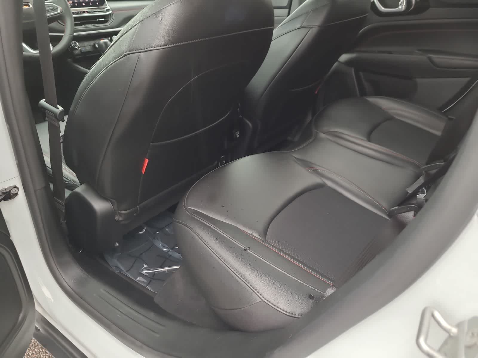 Thumbnail: 2023 Jeep Compass - 20