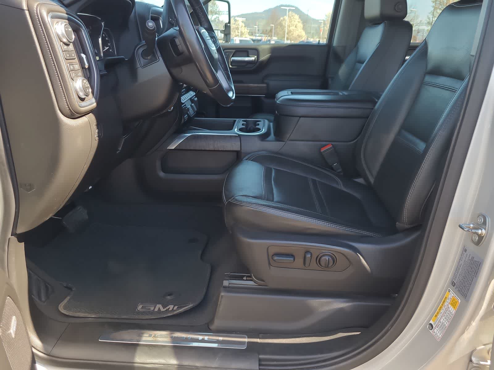 Thumbnail: 2022 GMC Sierra 3500 - 19