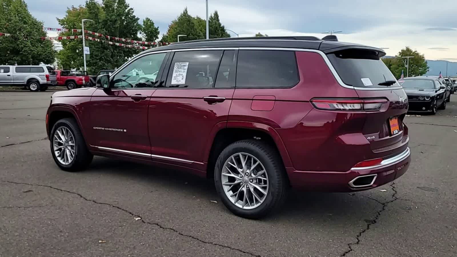 Thumbnail: 2025 Jeep Grand Cherokee - 6