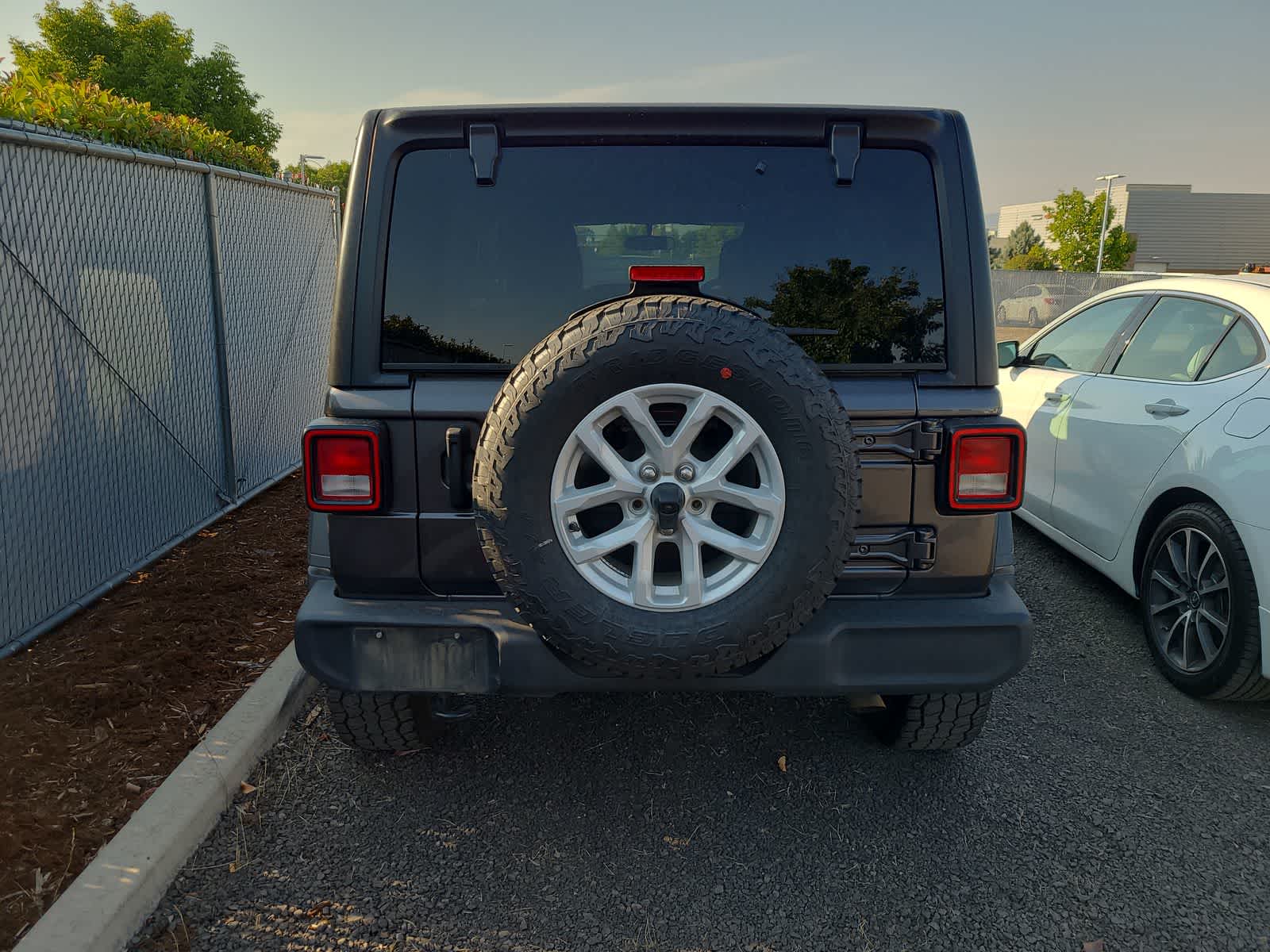 2023 Jeep Wrangler Sport RHD photo 4