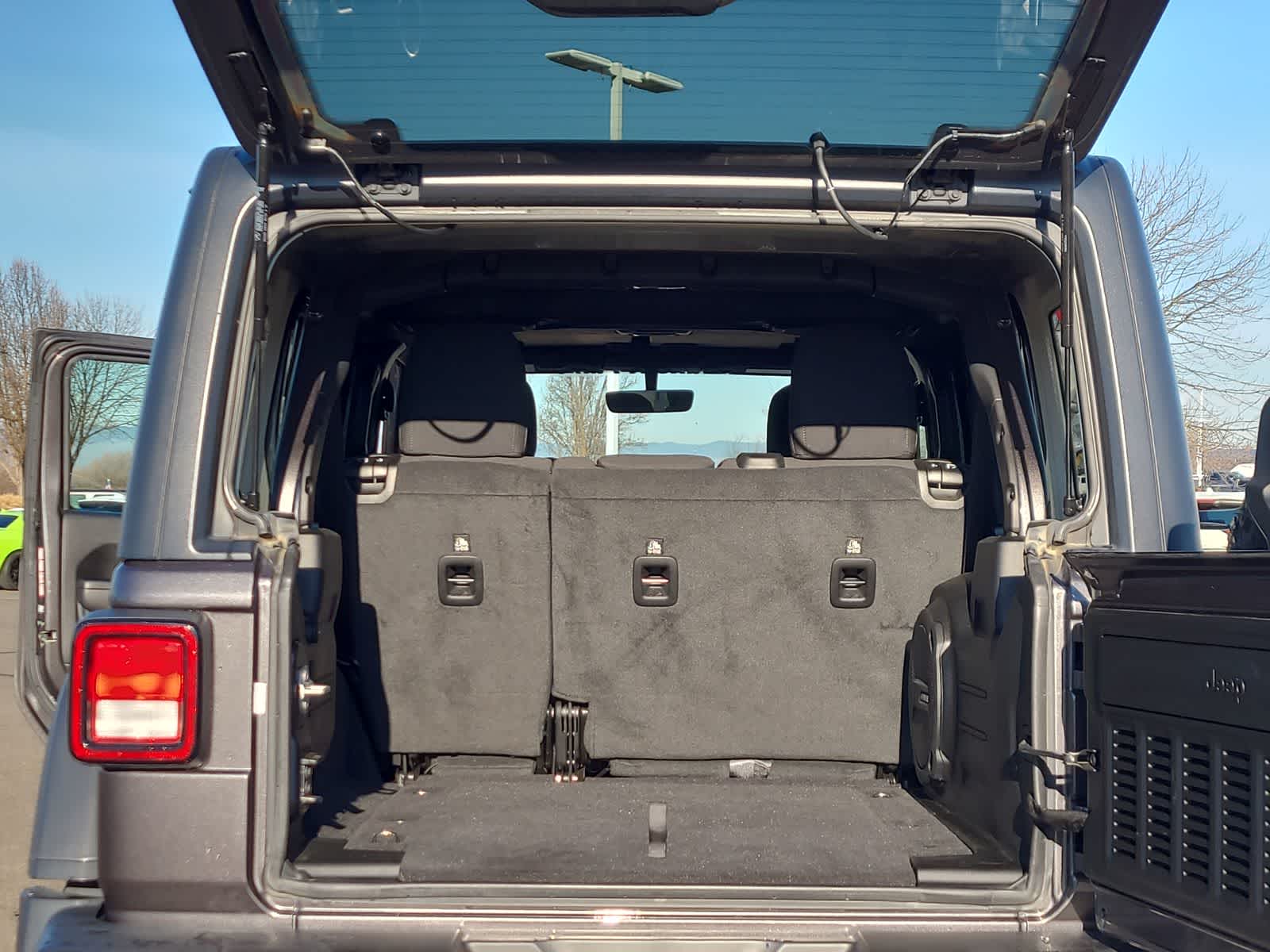 Thumbnail: 2021 Jeep Wrangler - 27