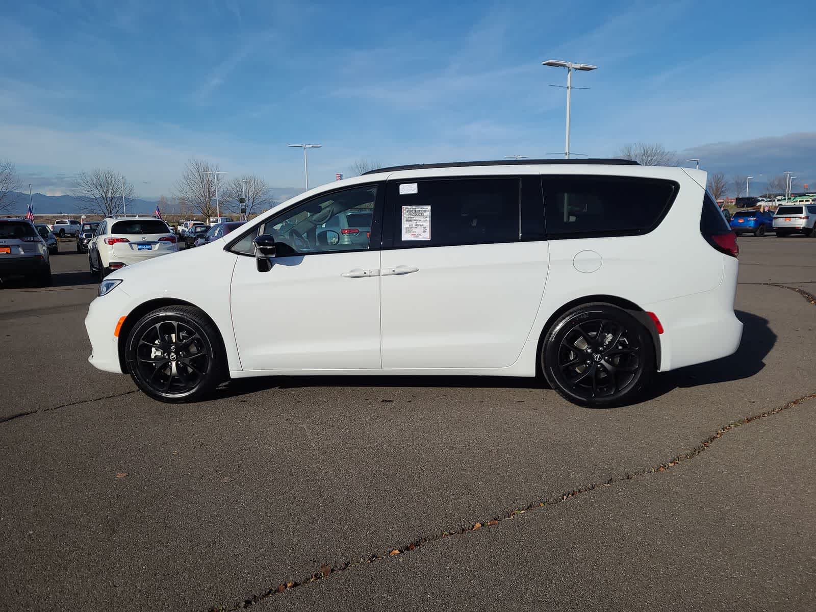 Thumbnail: 2026 Chrysler Pacifica - 11