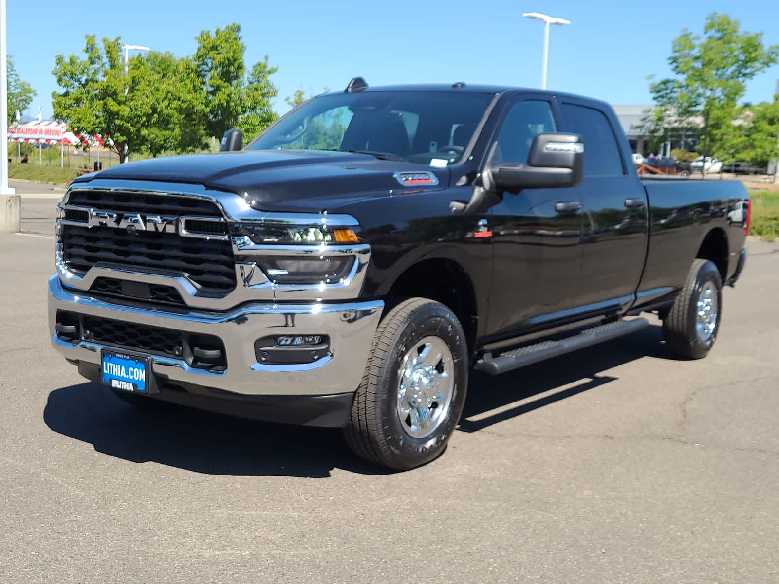 2025 Ram 2500 TRADESMAN CREW CAB 4X4 8' BOX