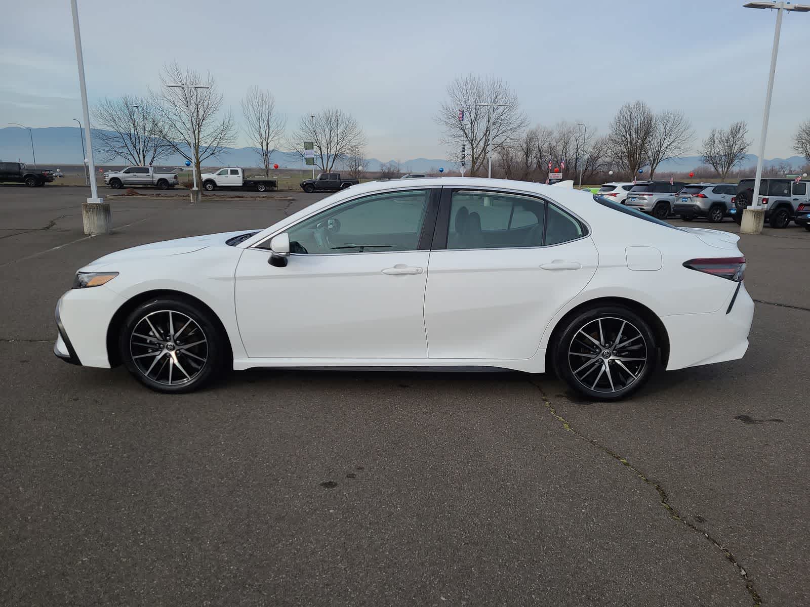 Thumbnail: 2024 Toyota Camry - 11