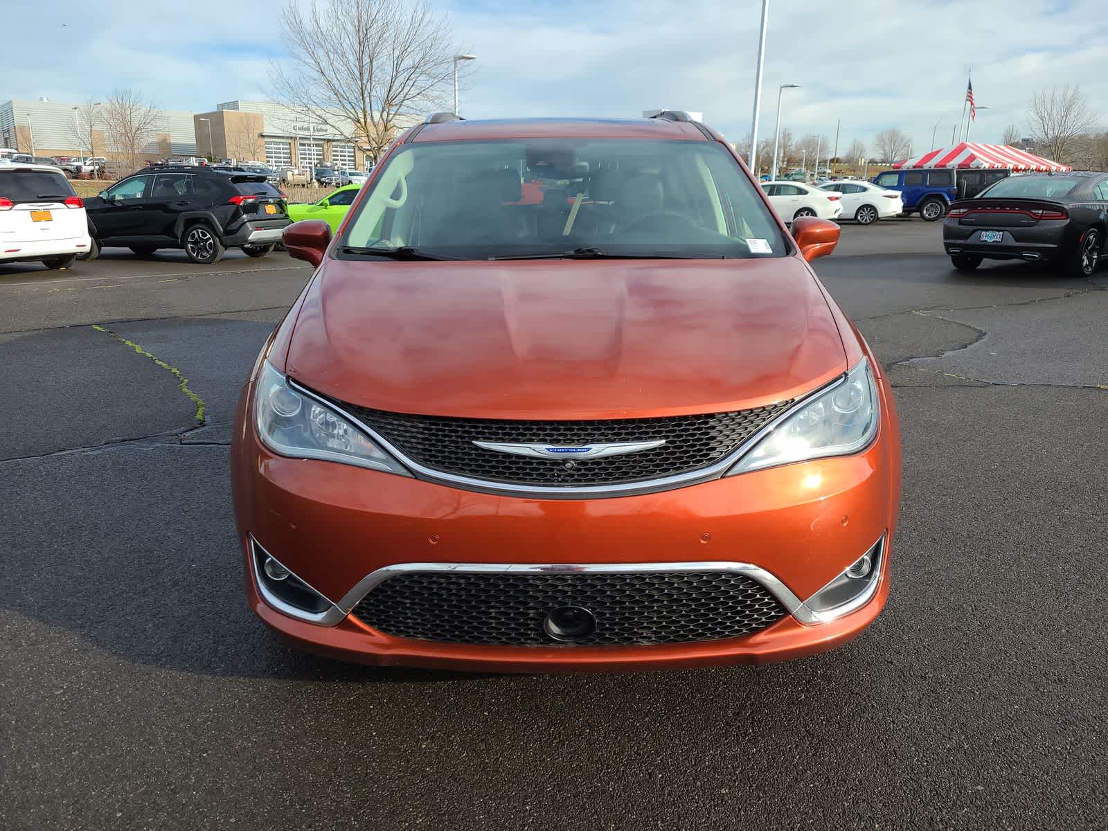 Thumbnail: 2018 Chrysler Pacifica - 14