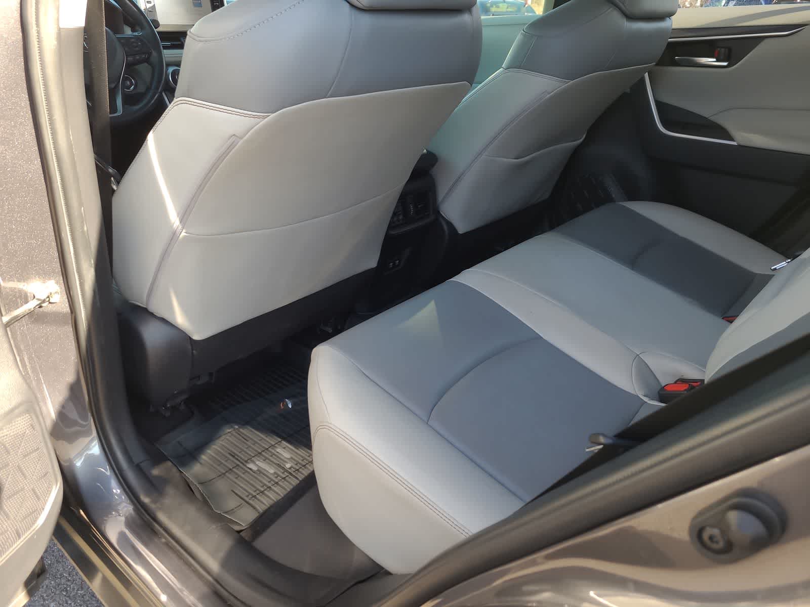 Thumbnail: 2019 Toyota RAV4 - 20