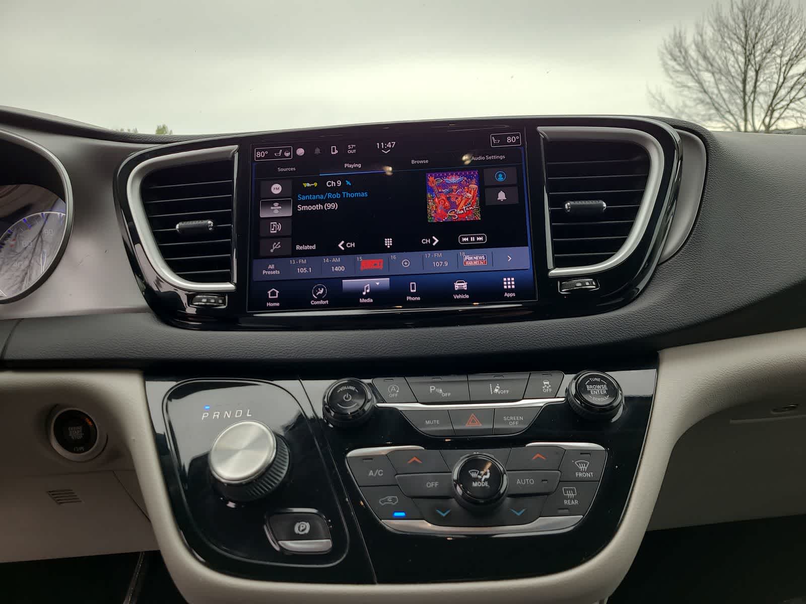 Thumbnail: 2022 Chrysler Pacifica - 24