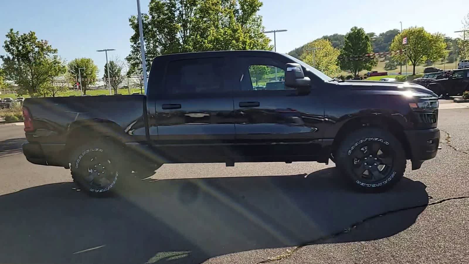 Thumbnail: 2026 RAM 1500 - 9