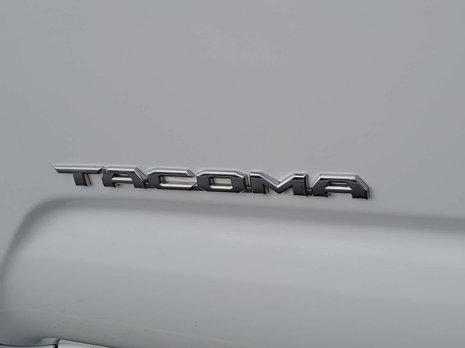 Thumbnail: 2020 Toyota Tacoma - 15
