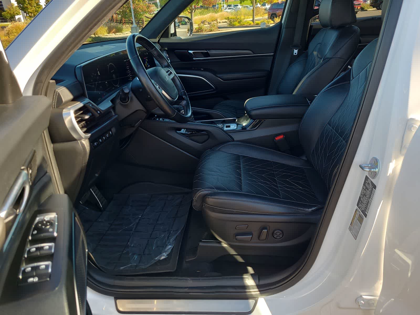 Thumbnail: 2023 Kia Telluride - 19