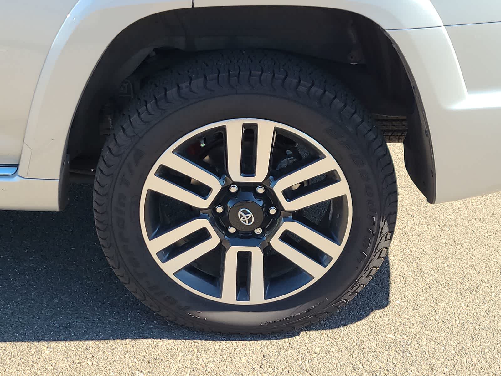 Thumbnail: 2022 Toyota 4Runner - 16