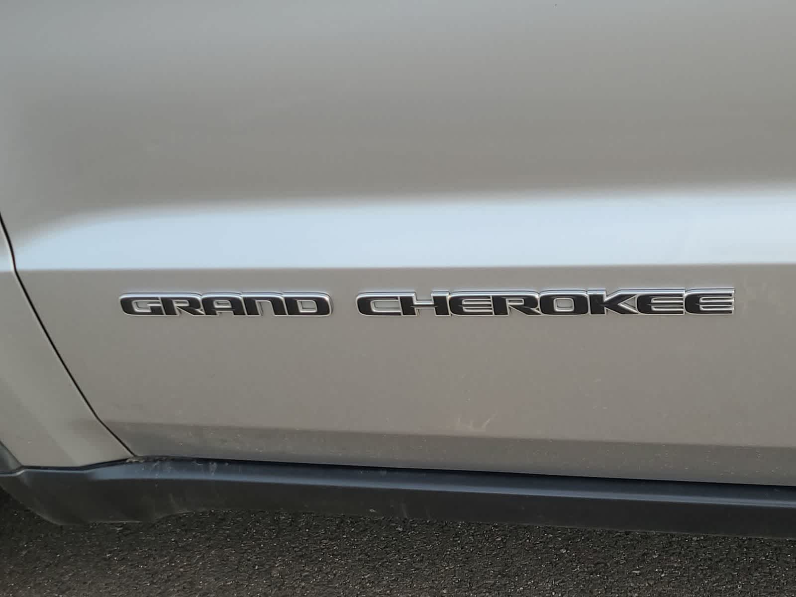 Thumbnail: 2020 Jeep Grand Cherokee - 15