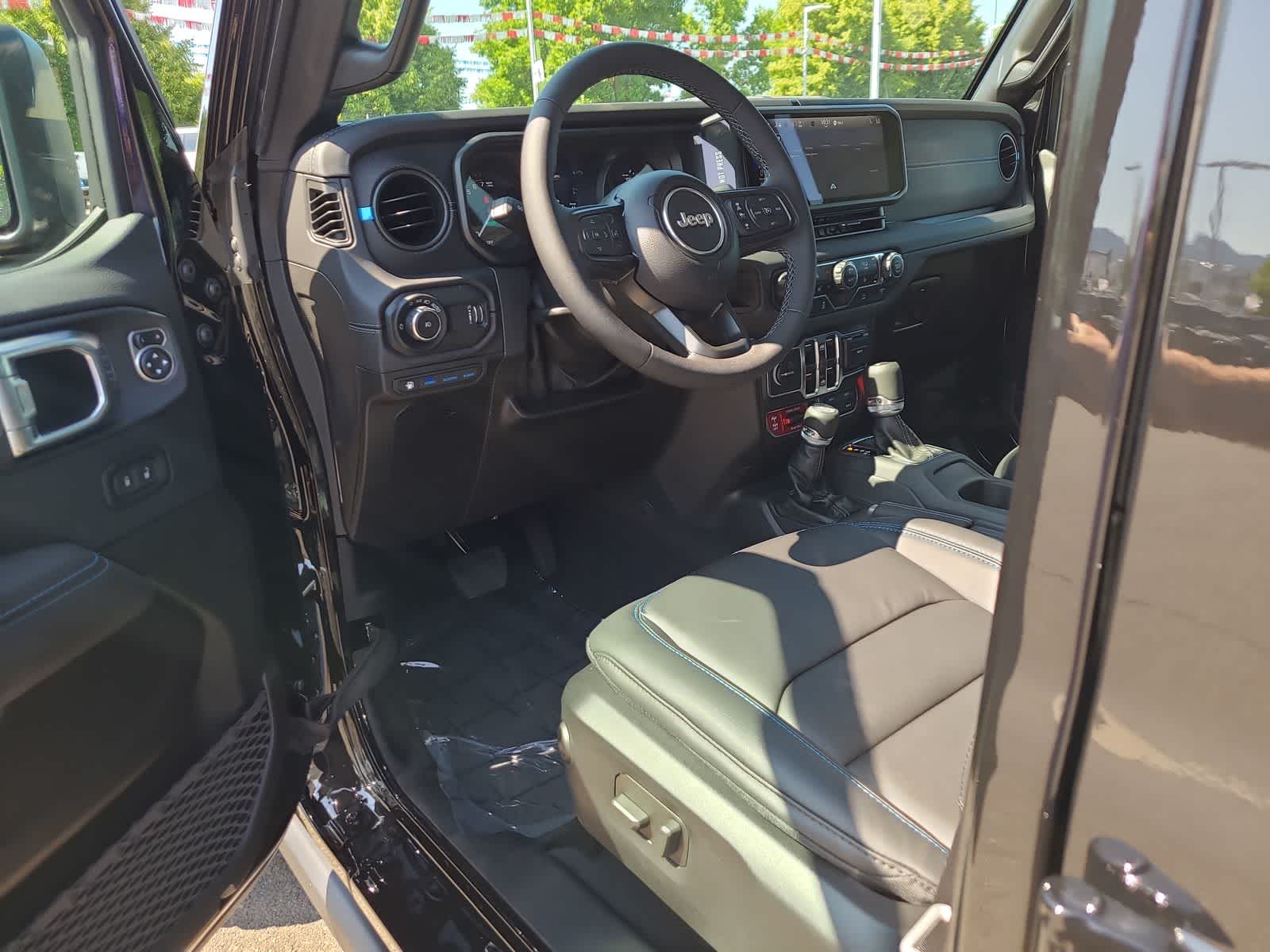 Thumbnail: 2025 Jeep Wrangler - 10