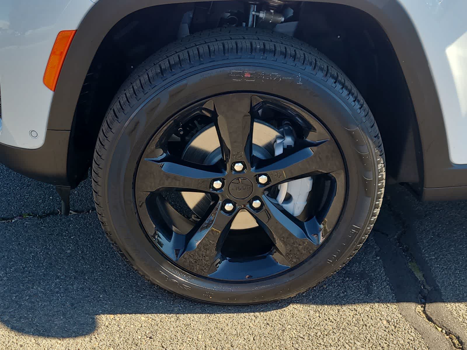 Thumbnail: 2025 Jeep Grand Cherokee - 16