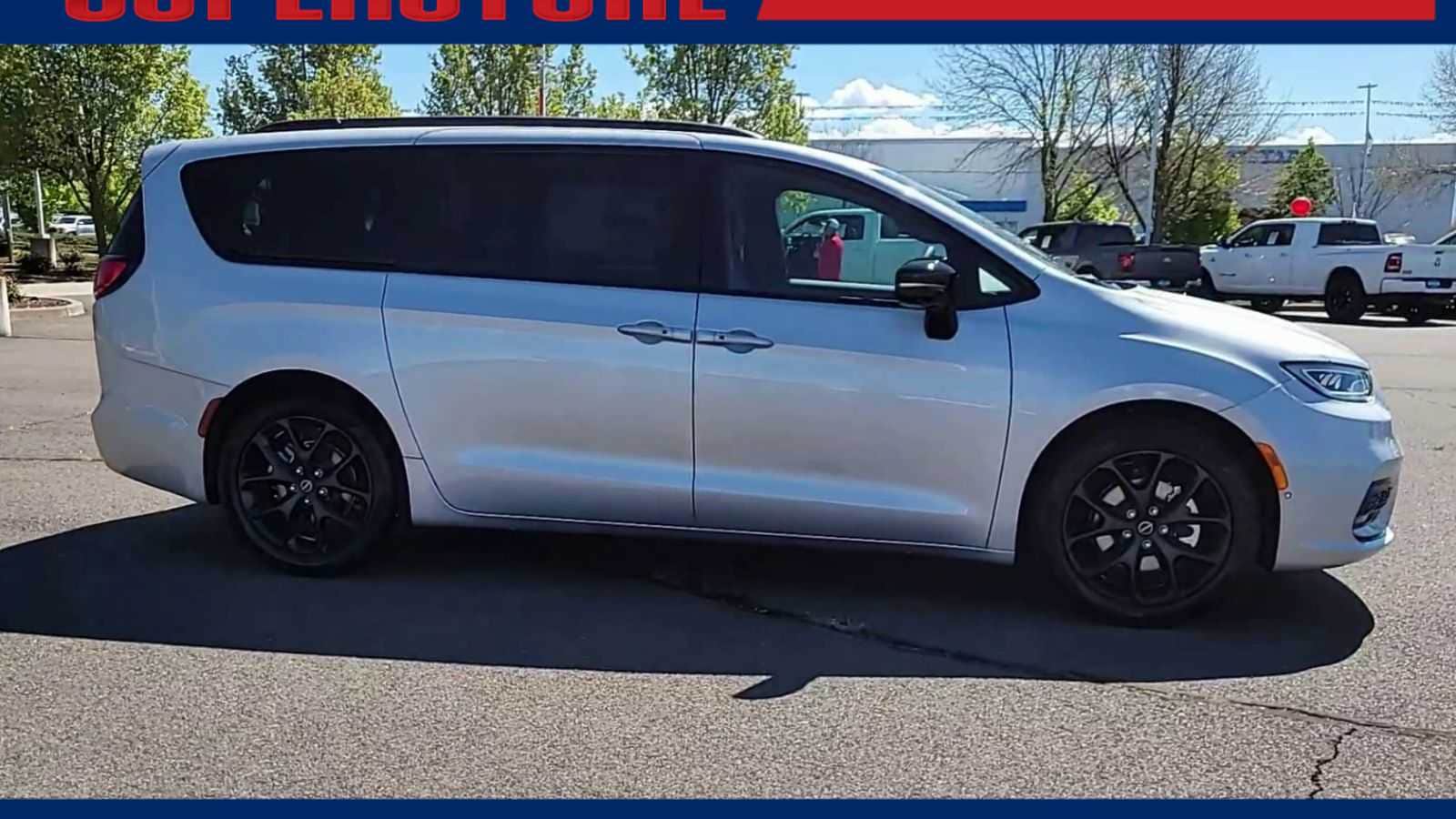 Thumbnail: 2026 Chrysler Pacifica - 9