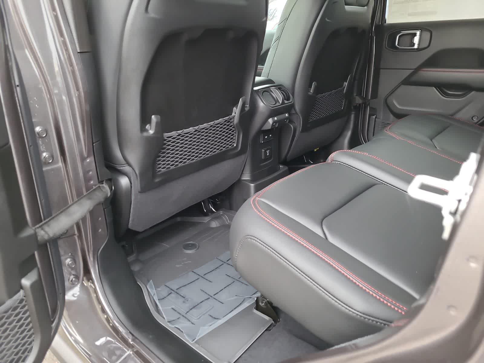 Thumbnail: 2025 Jeep Wrangler - 20