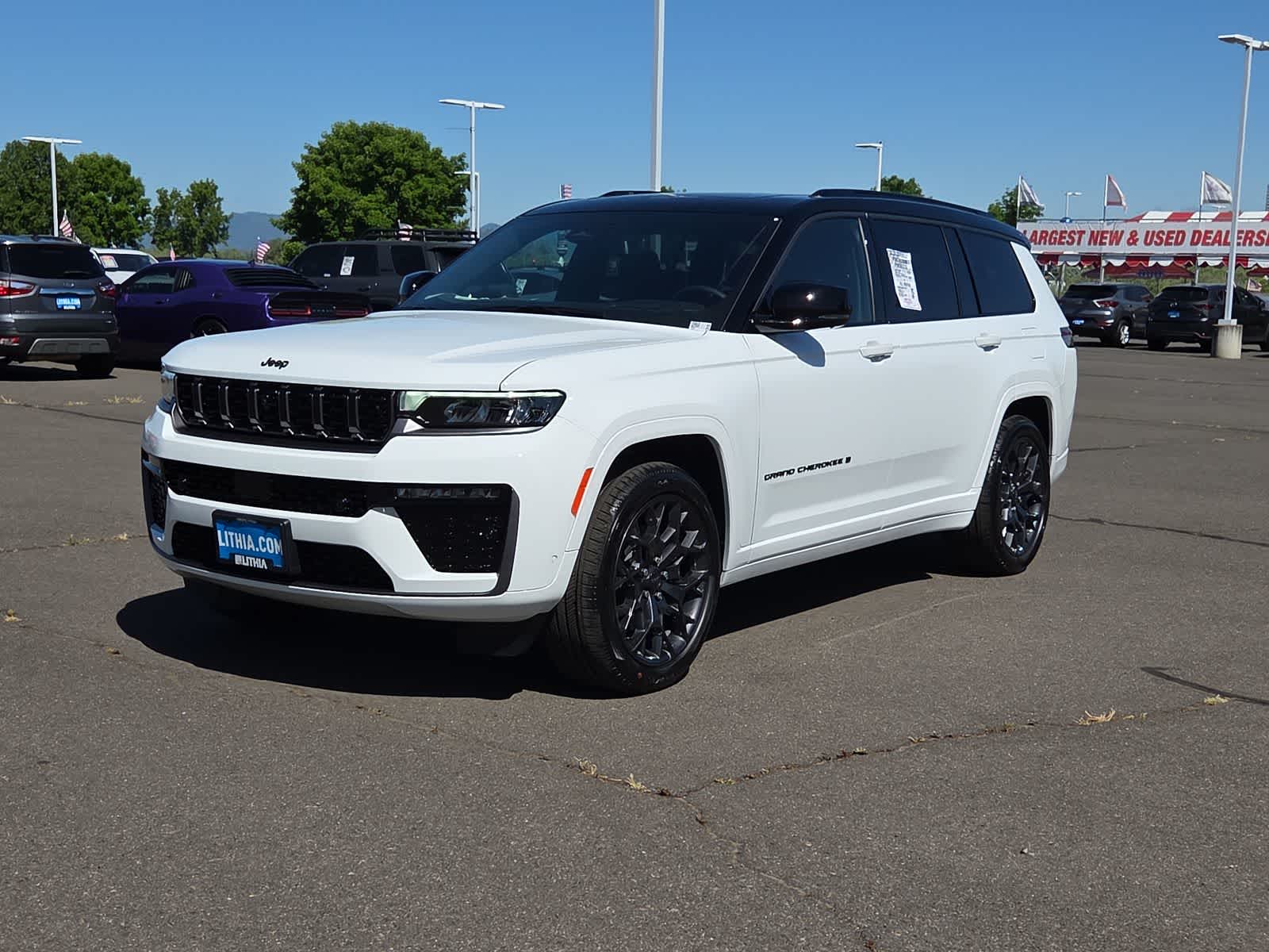 2026 Jeep Grand Cherokee L Summit 4x4's photo