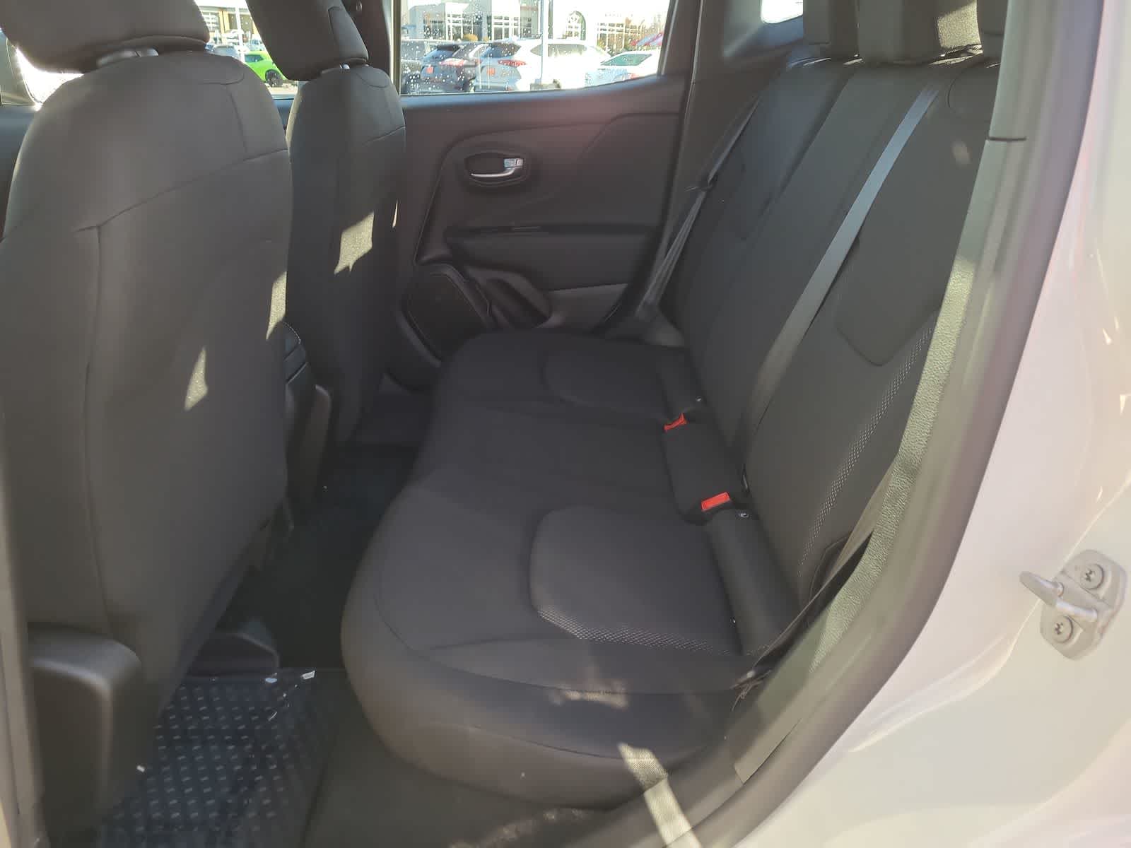 Thumbnail: 2022 Jeep Renegade - 21