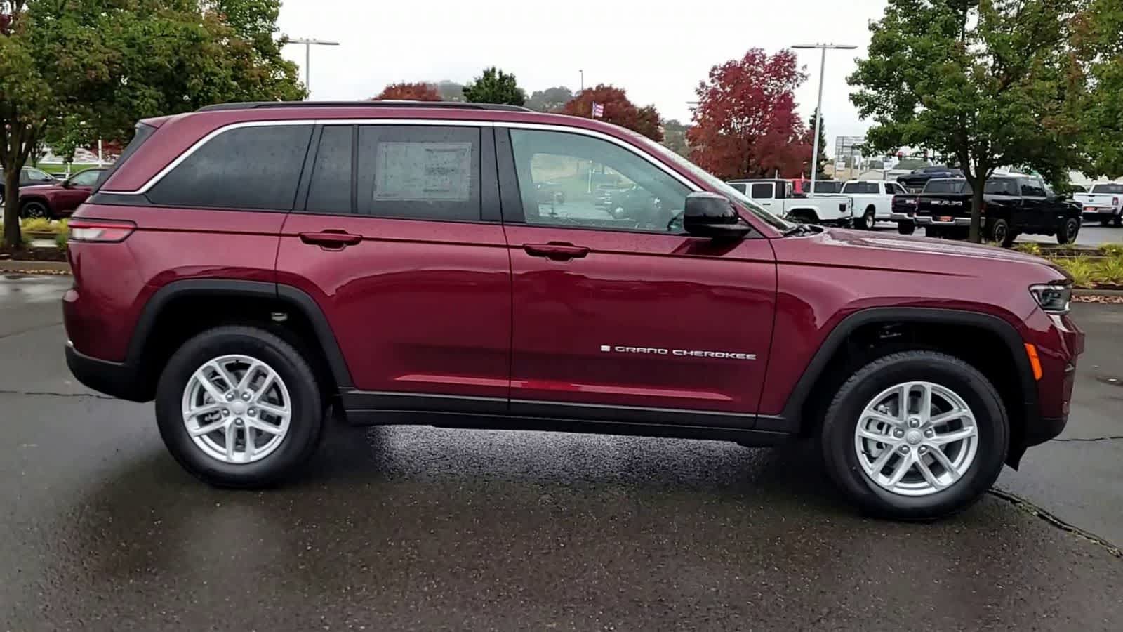 Thumbnail: 2025 Jeep Grand Cherokee - 9