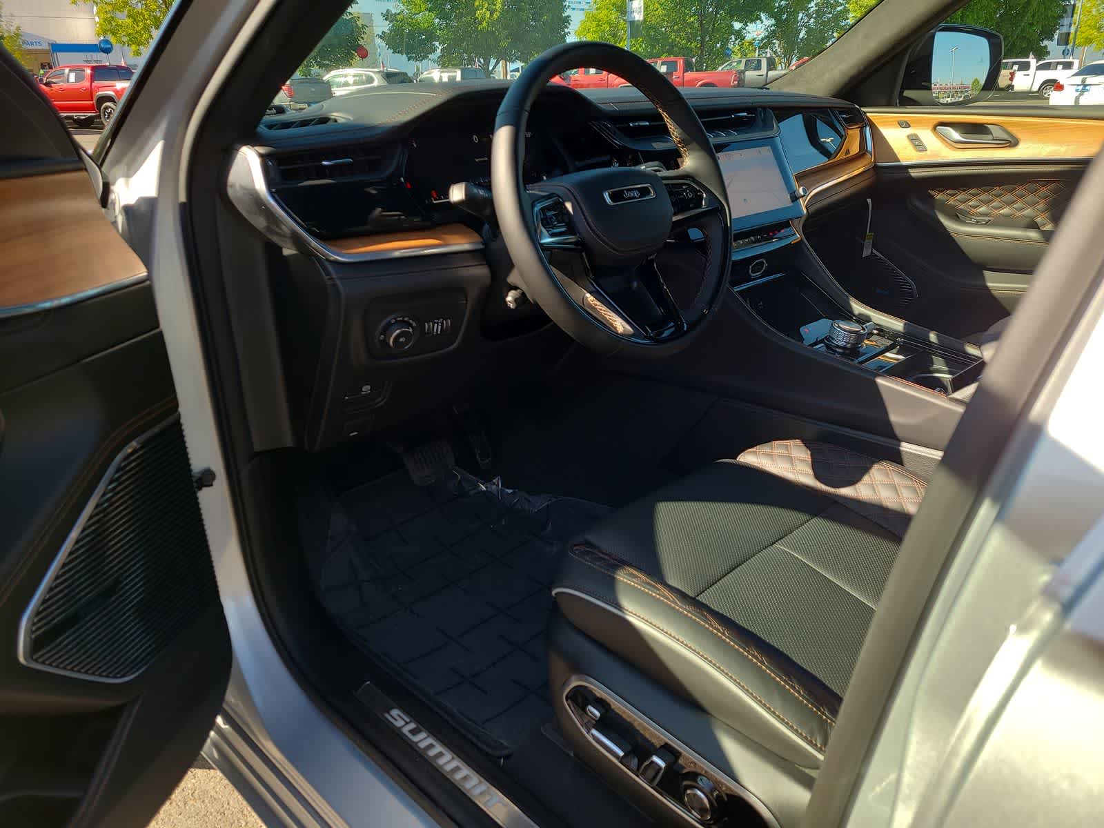 Thumbnail: 2026 Jeep Grand Cherokee - 10