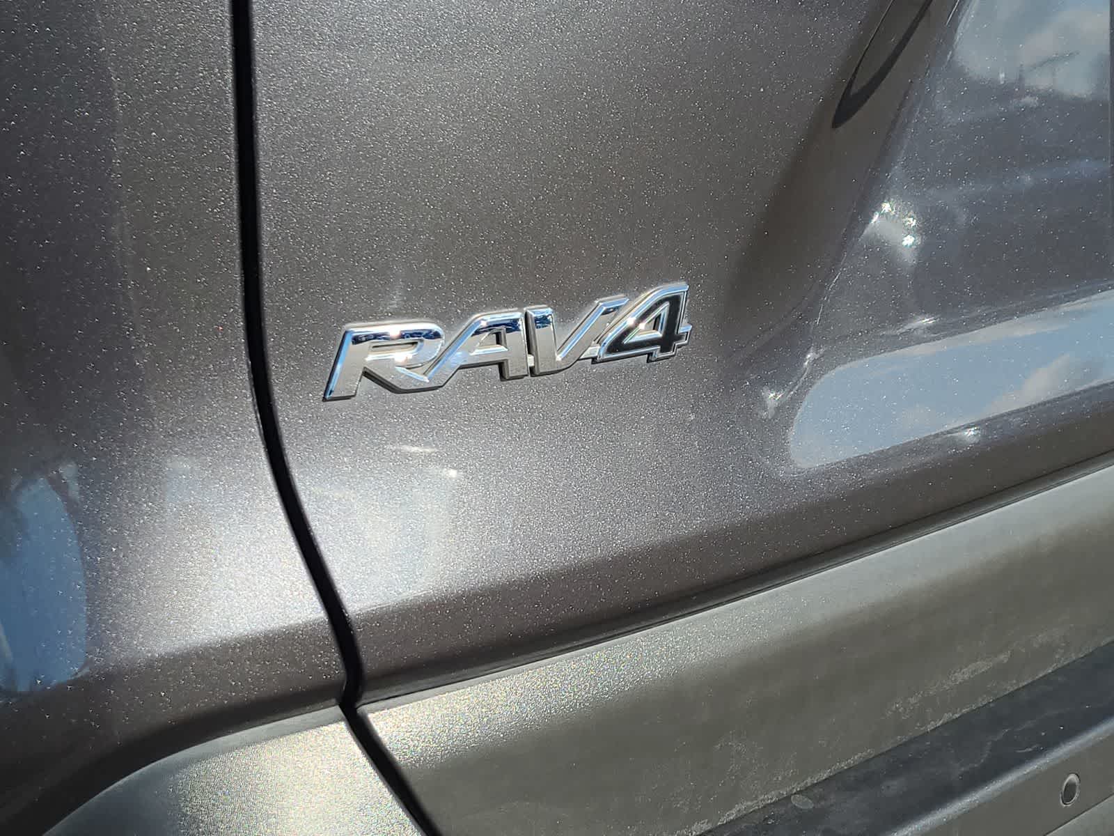 Thumbnail: 2019 Toyota RAV4 - 15