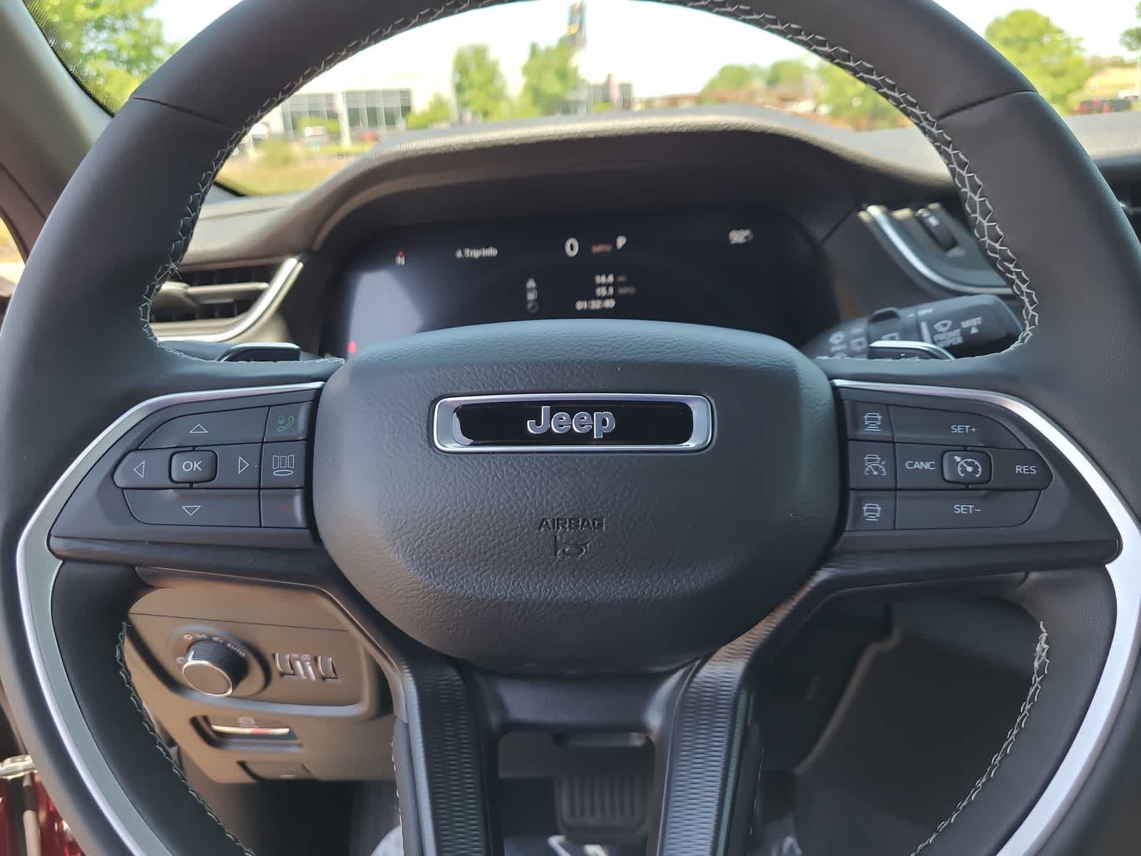 Thumbnail: 2025 Jeep Grand Cherokee - 23