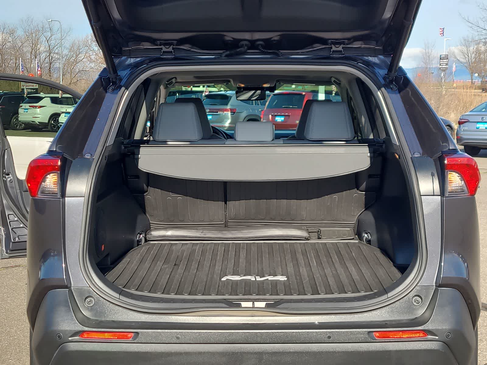 Thumbnail: 2019 Toyota RAV4 - 27