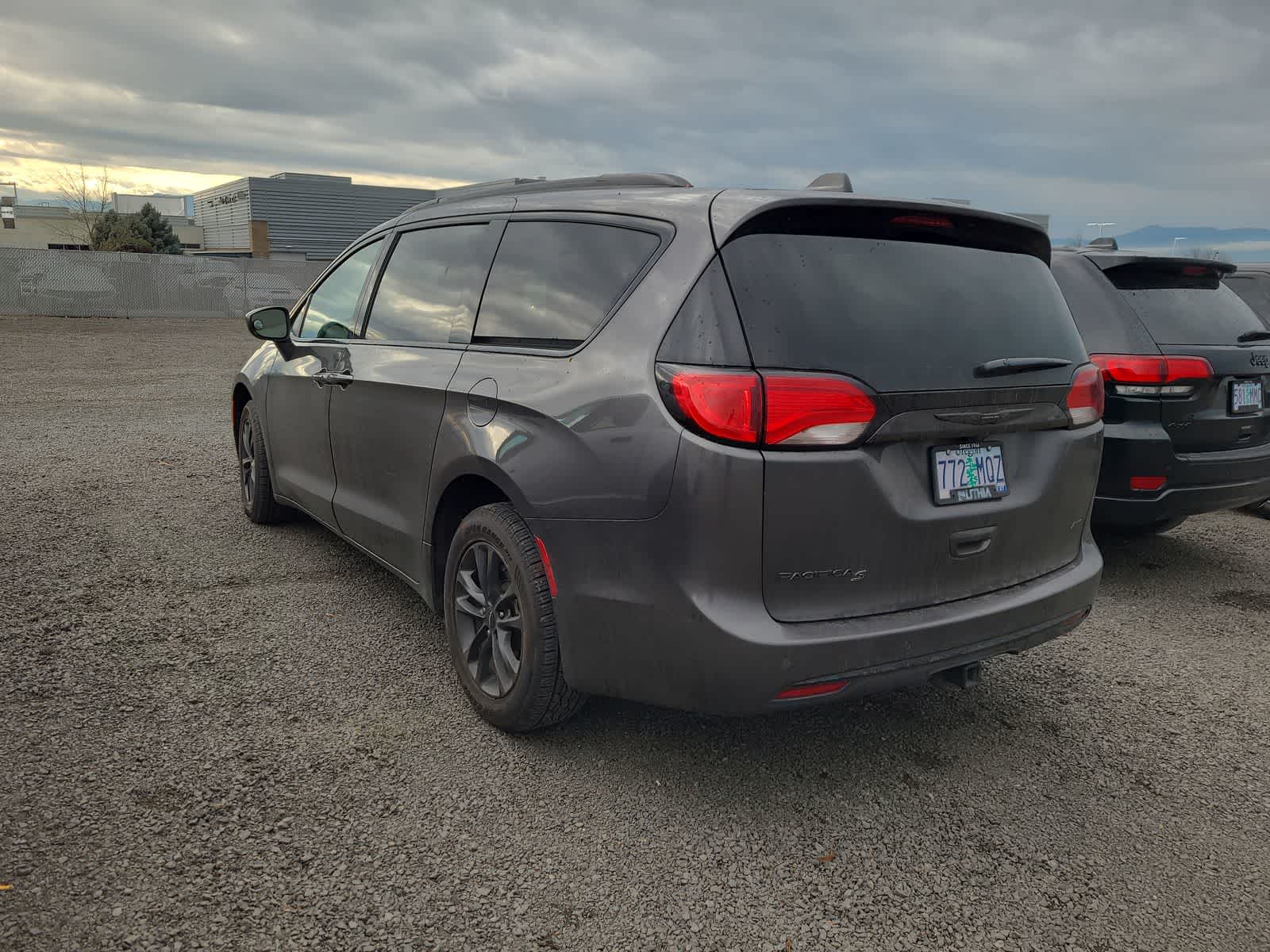 Thumbnail: 2020 Chrysler Pacifica - 3