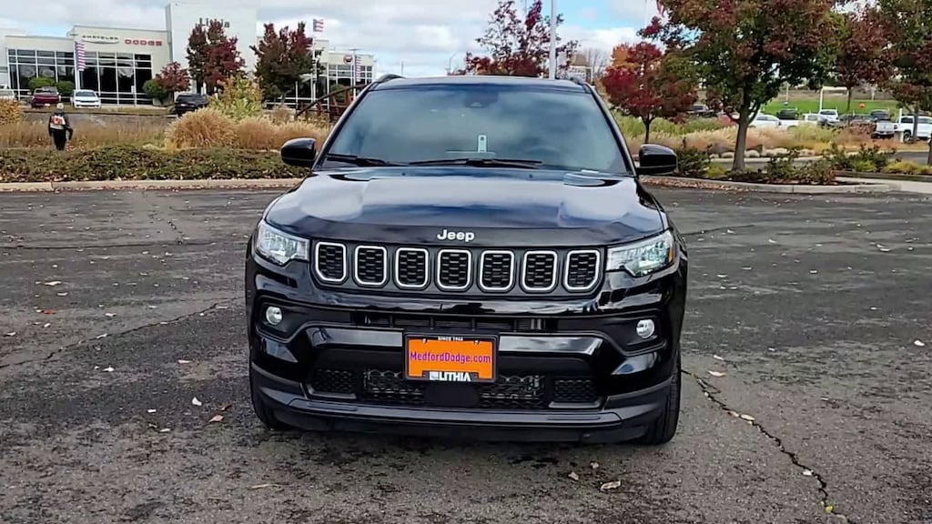 Used 2025 Jeep Compass Latitude SUV