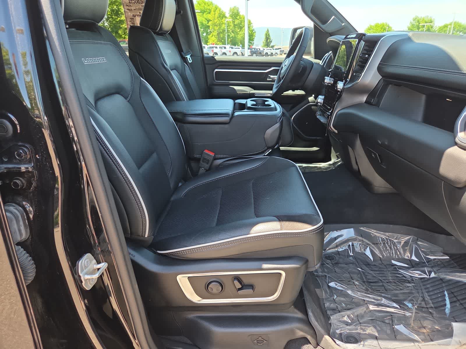 Thumbnail: 2025 RAM 1500 - 22