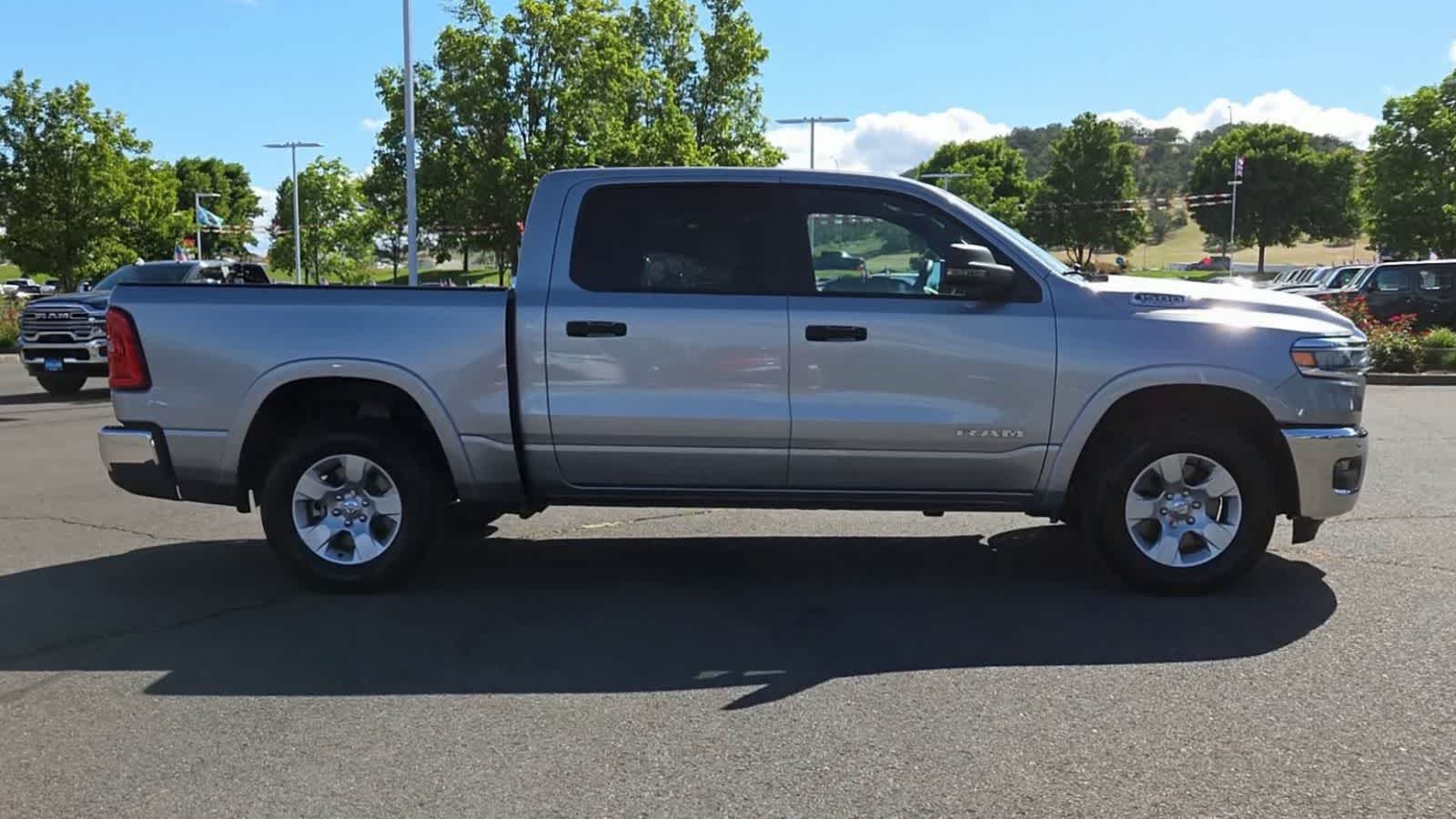 Thumbnail: 2025 RAM 1500 - 9