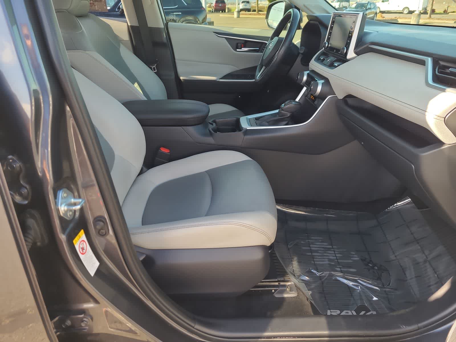 Thumbnail: 2019 Toyota RAV4 - 22