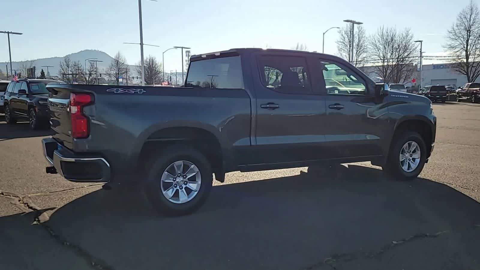 Thumbnail: 2019 Chevrolet Silverado 1500 - 8