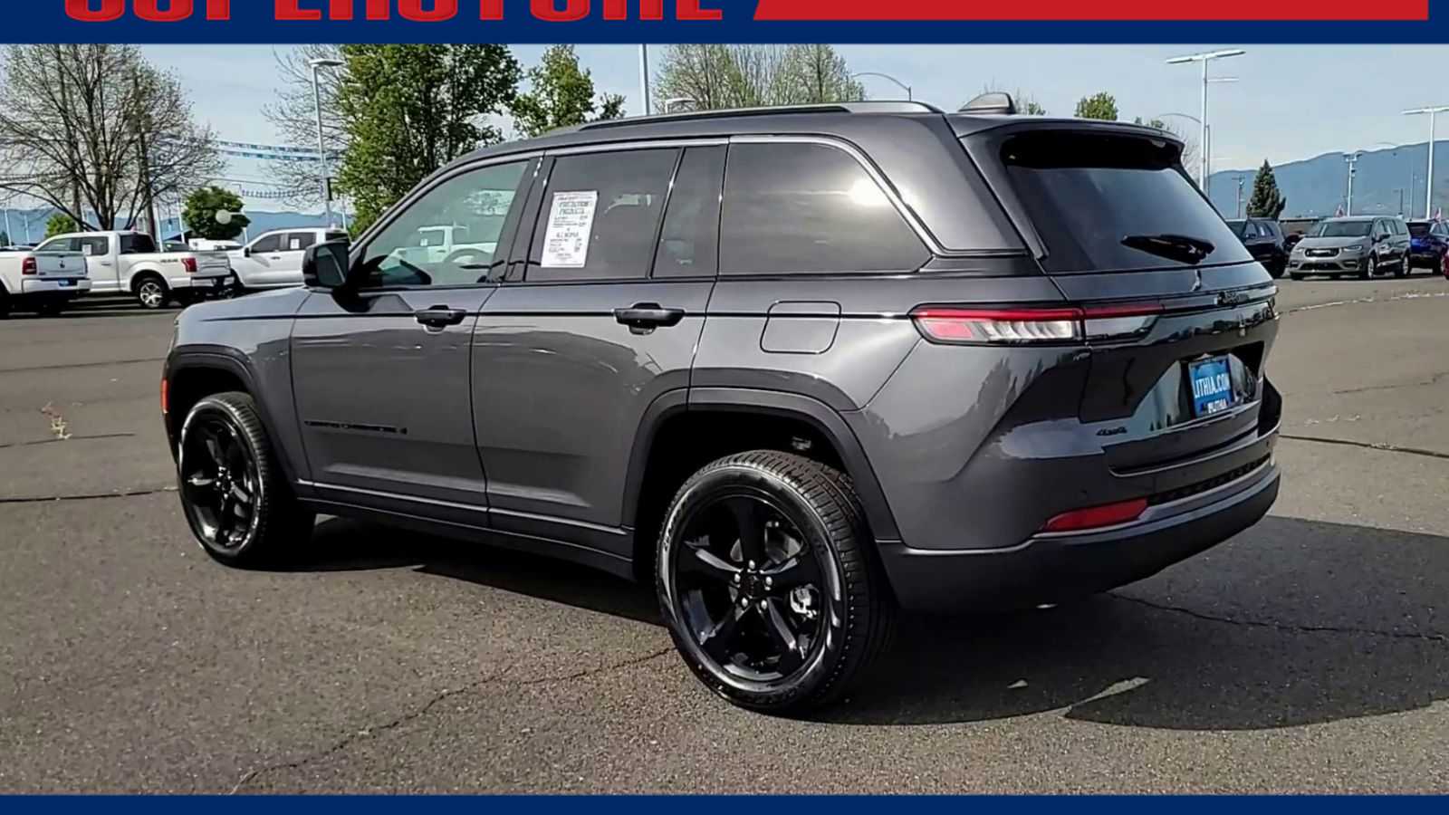 Thumbnail: 2026 Jeep Grand Cherokee - 6