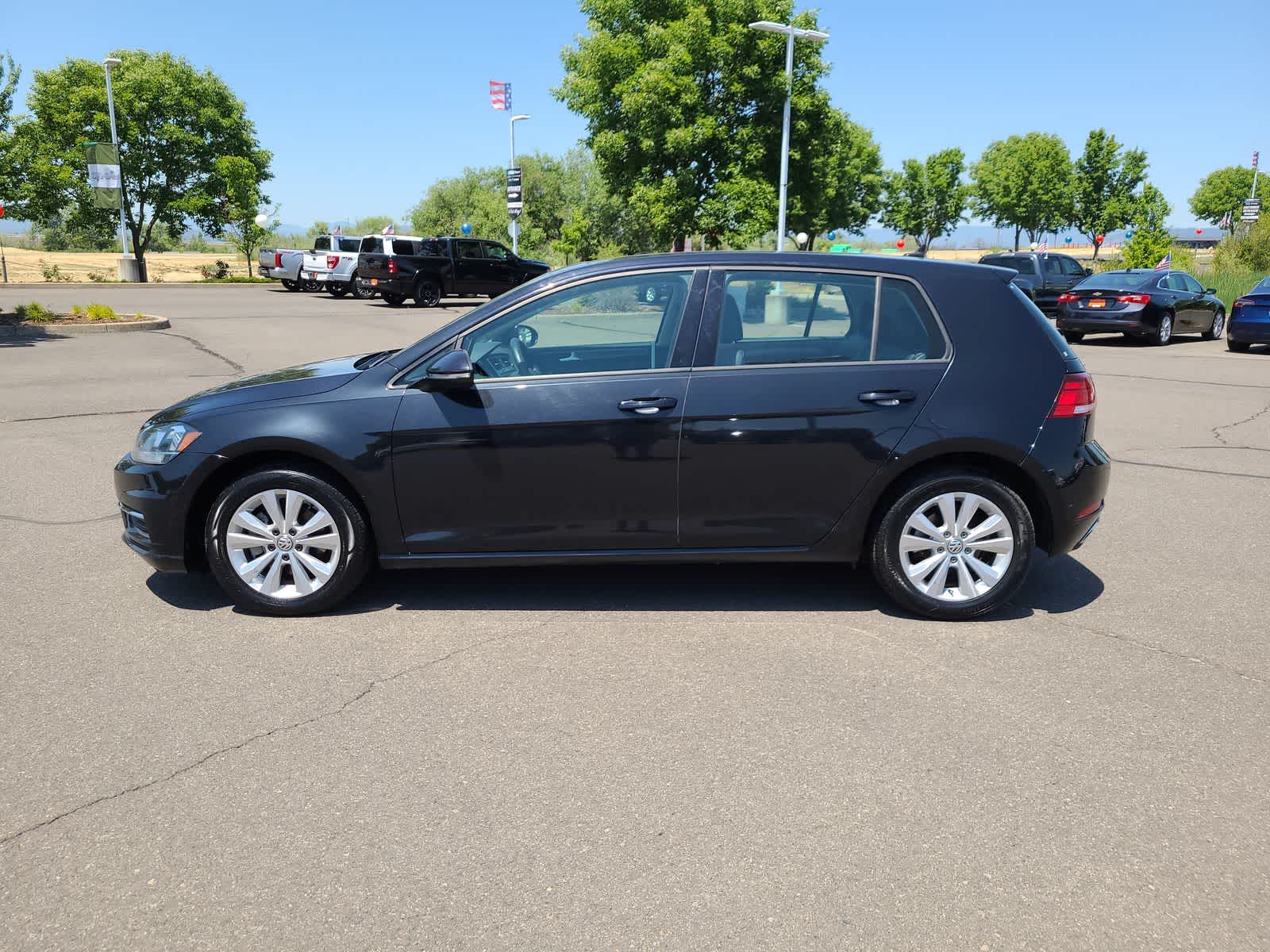 2021 Volkswagen Golf S 11