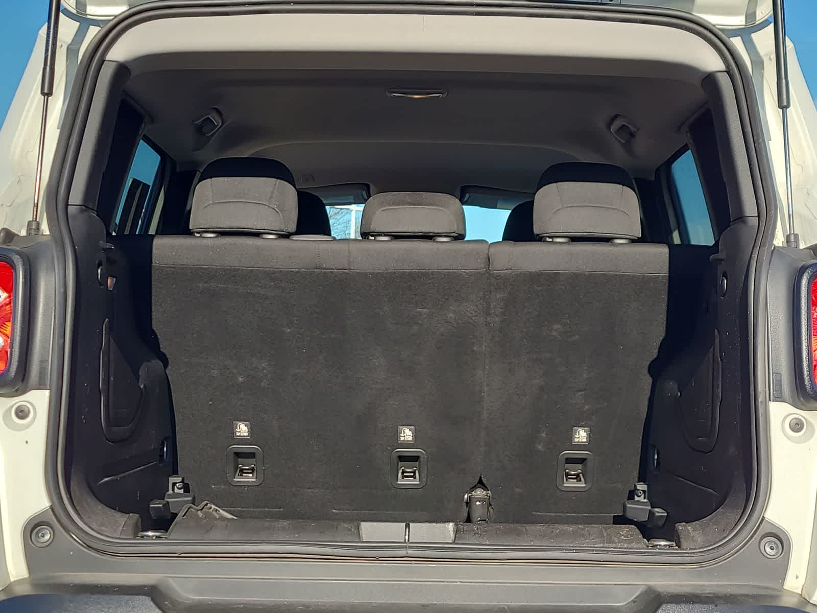 Thumbnail: 2020 Jeep Renegade - 27