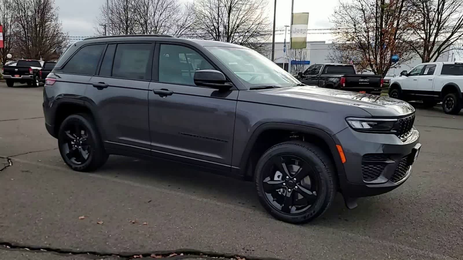 Thumbnail: 2025 Jeep Grand Cherokee - 2