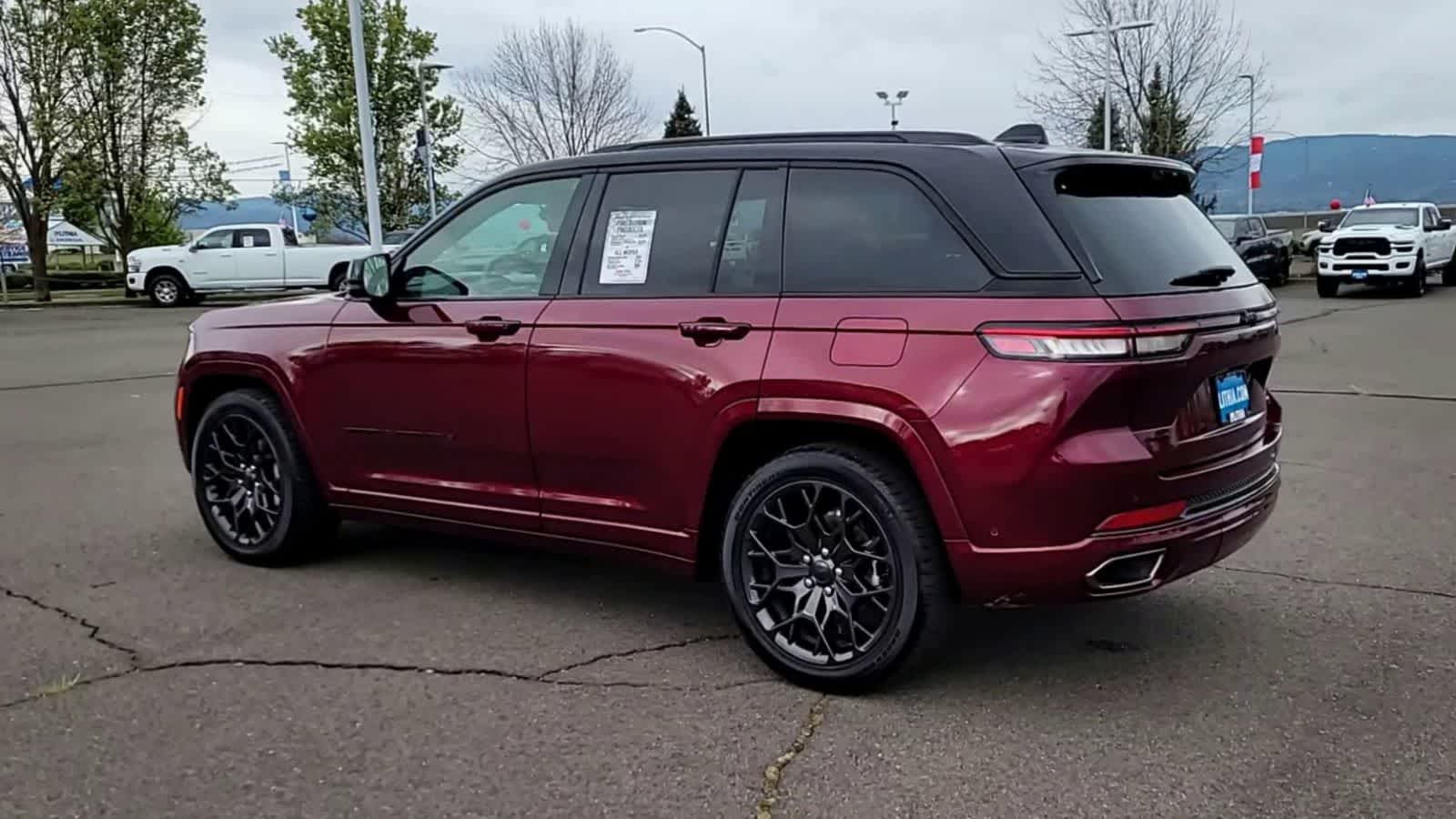 Thumbnail: 2025 Jeep Grand Cherokee - 6