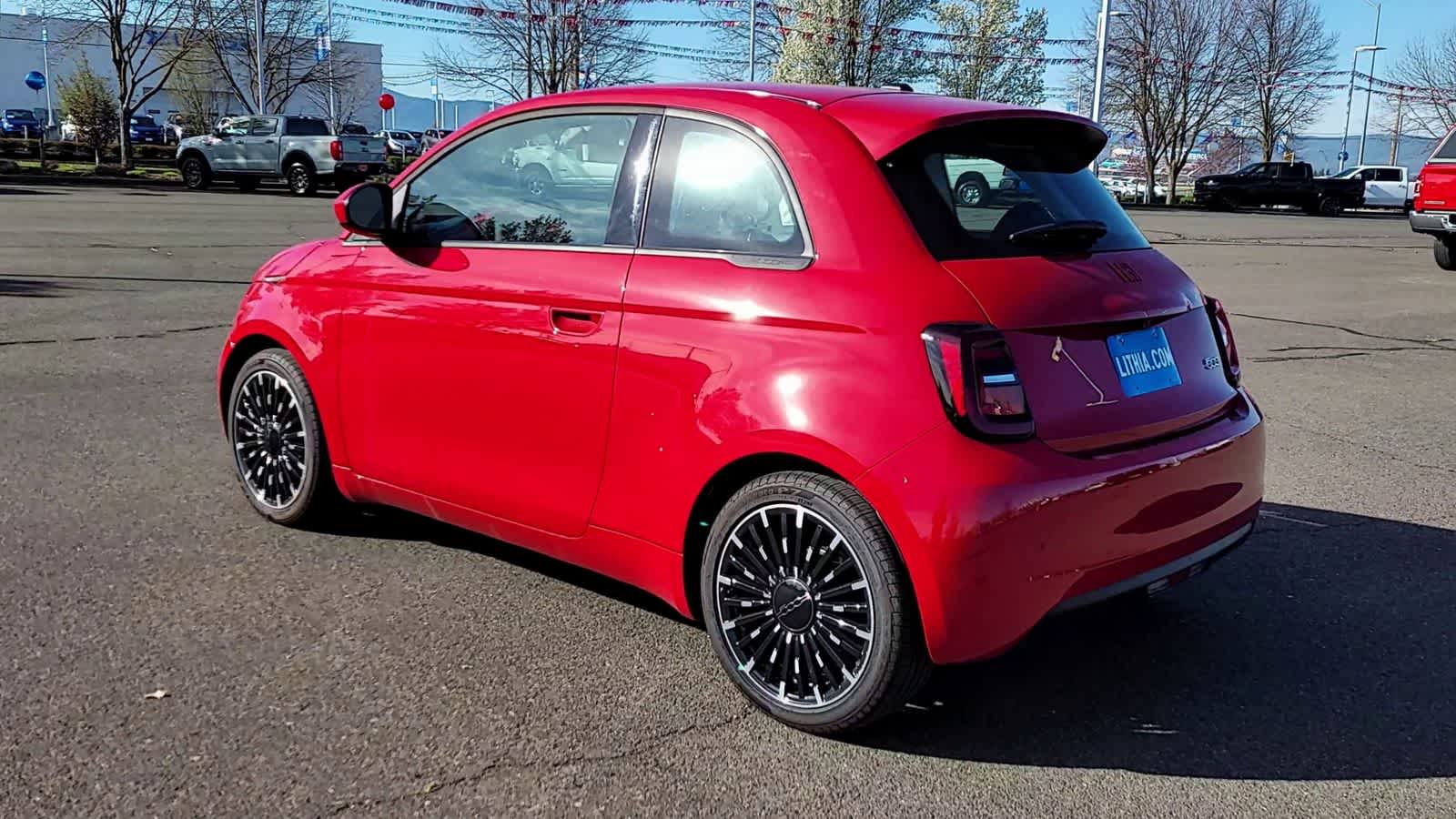 Thumbnail: 2024 Fiat 500e - 6
